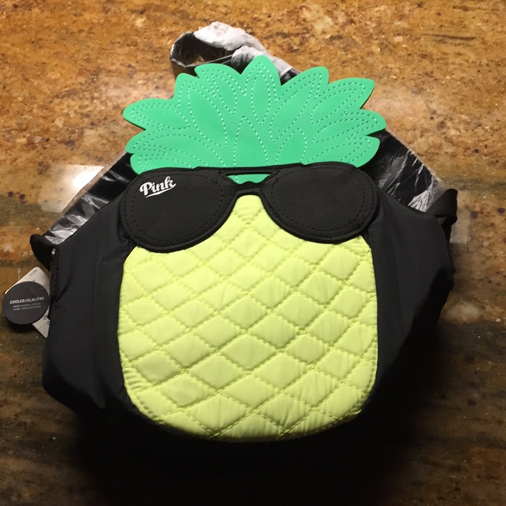 VS Pink pineapple bag/cooler - NWT